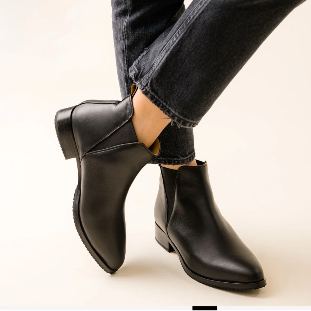 NIB Nisolo Eva Everyday Chelsea Ankle Leather & Rubber Boots Women’s